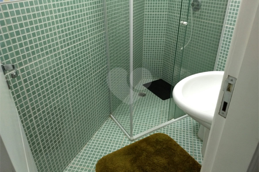 Casa Térrea à venda ou para alugar com 4 suítes em Horto, São Paulo, SP
