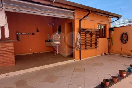 Sobrado à venda com 3 quartos, sendo 2 suítes,  em Jardim Marica, Mogi das Cruzes, SP