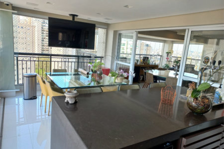 Apartamento à venda com 4 suítes em Santa Teresinha, São Paulo, SP