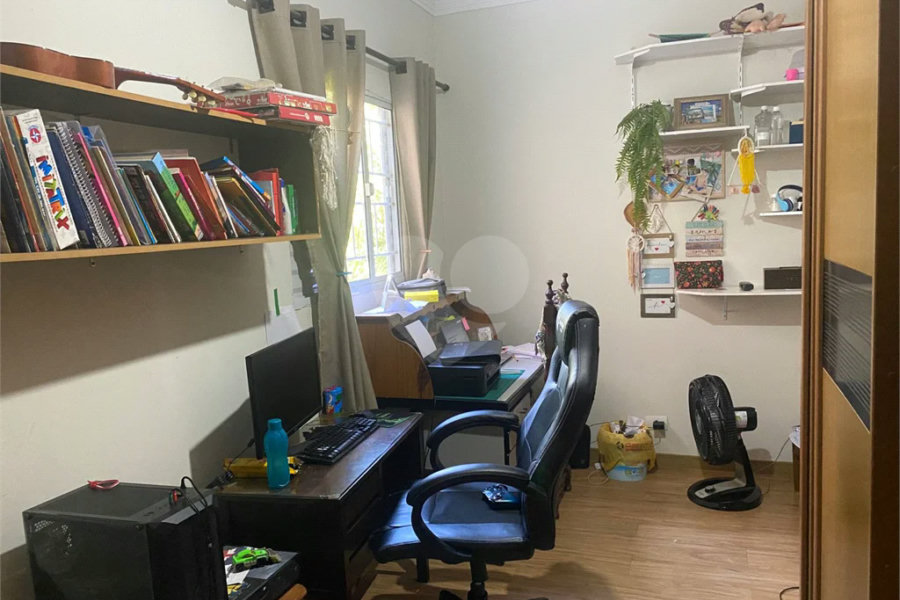 Casa à venda com 5 quartos no bairro Jardim Santa Silvia em Piracicaba/SP.