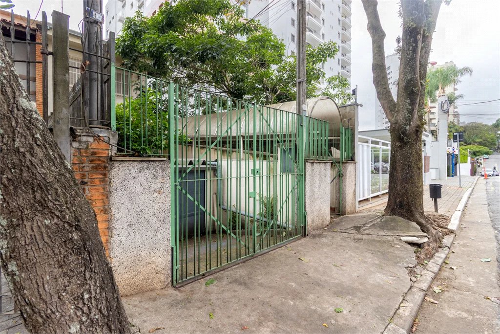 Sobrado à venda com 3 quartos, sendo 1 suíte, em Real Parque, São Paulo, SP