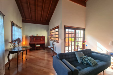 Casa Térrea à venda com 4 quartos, sendo 2 suítes, em Interlagos, São Paulo, SP