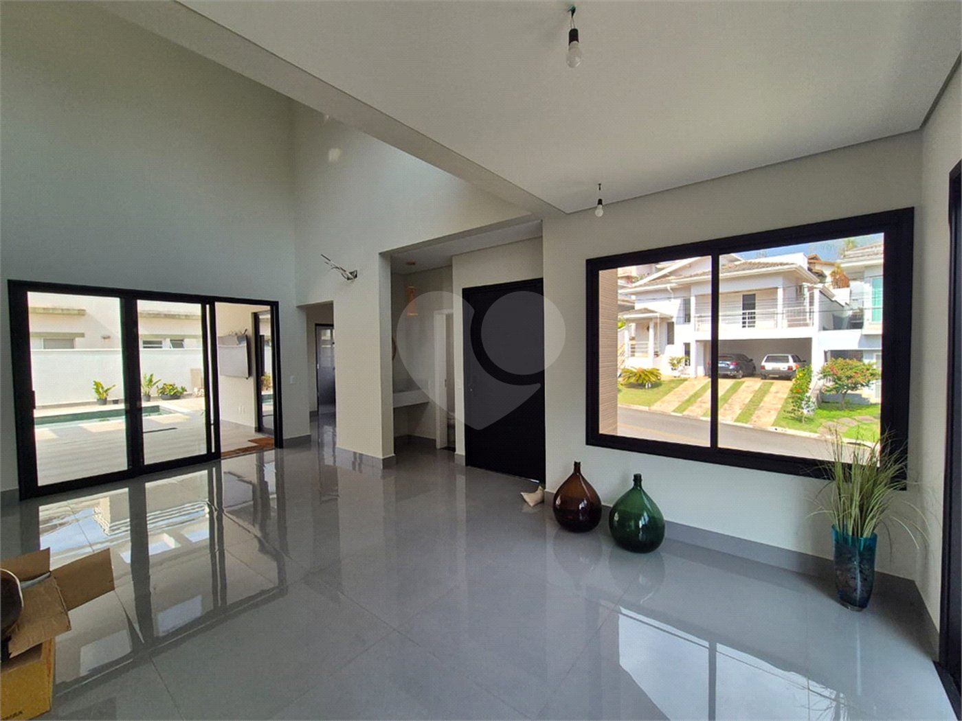 Casa à venda com 3 suítes no condomínio Terras de São Francisco, Vinhedo - SP