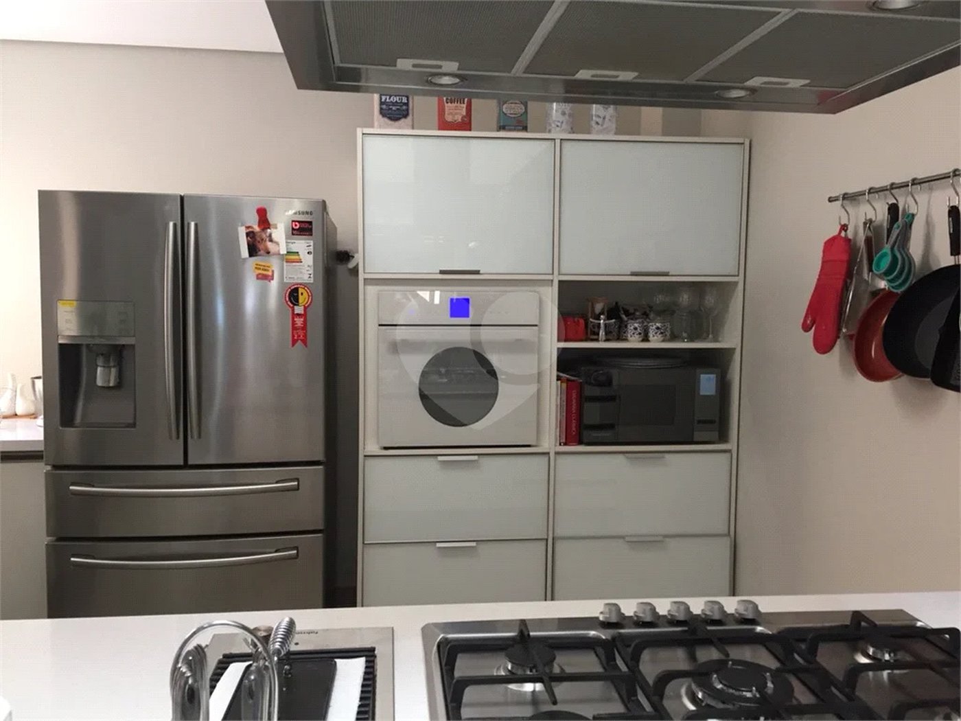 Sobrado à venda com 3 quartos, sendo 1 suíte, em Alto da Boa Vista, São Paulo, SP