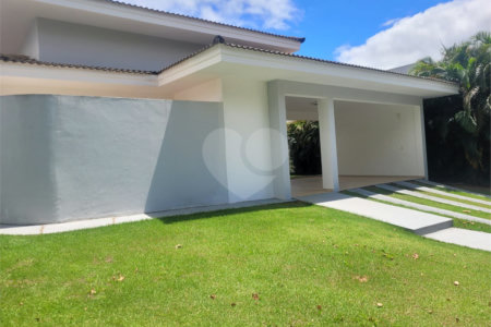Casa à venda com 3 suítes no condomínio Village Saint Charbel, Araçoiaba da Serra - SP