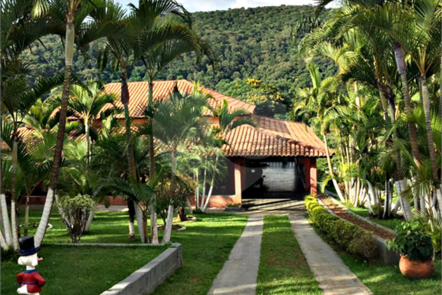 Sítio à venda com 6 quartos em Pavão (canguera), São Roque, SP
