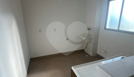 Apartamento à venda com 2 quartos em Residencial Parque Laguna, Salto, SP
