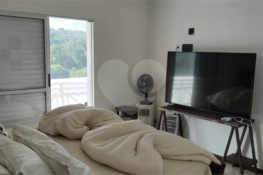 Casa à venda com 5 quartos, sendo 3 suítes,  em Capoavinha, Mairiporã, SP