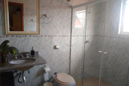Sobrado à venda com 3 suítes em Vila Nivi, São Paulo, SP