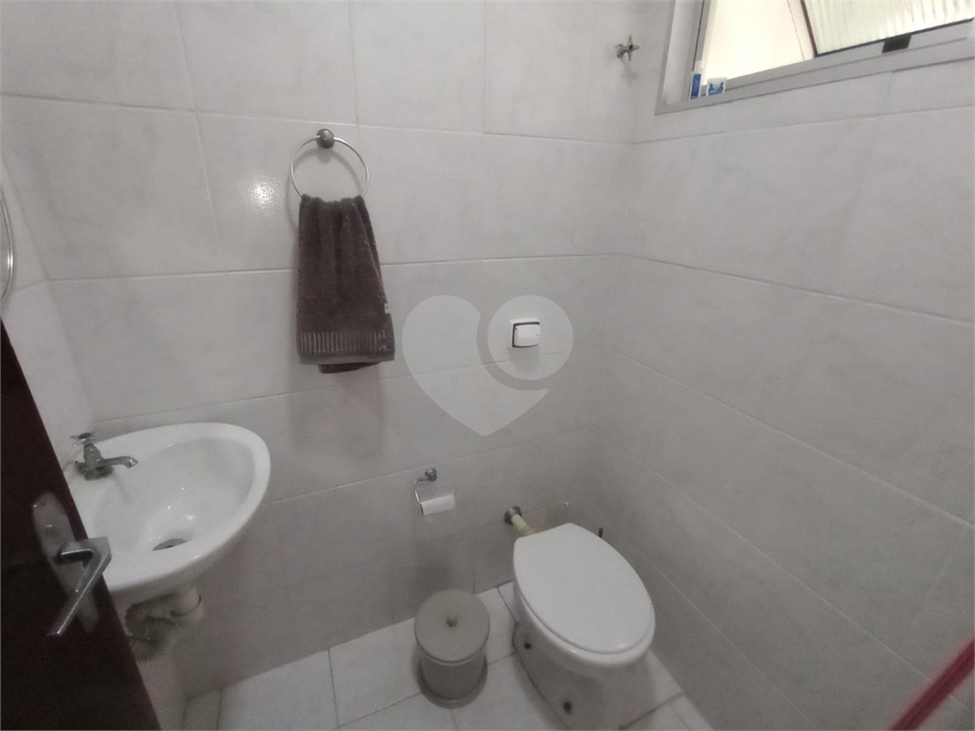 Sobrado à venda com 4 quartos, sendo 1 suíte,  em Jardim Prudência, São Paulo, SP