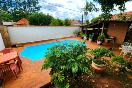 Casa à venda com 4 quartos, sendo 1 suíte, em Jardim Nova Época, Araraquara, SP