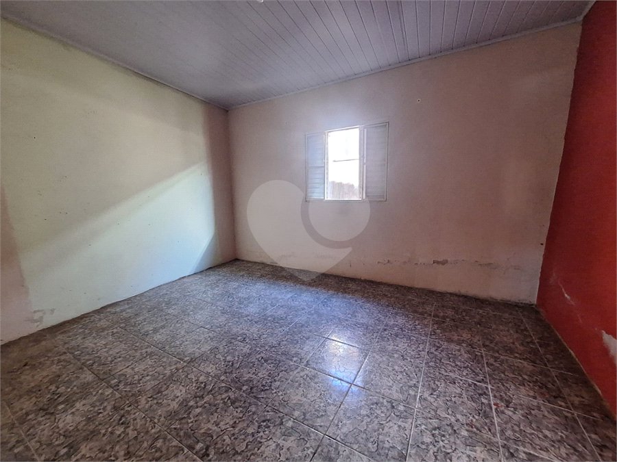 Casa à venda com 2 quartos em Vila Hungria, Itapetininga, SP