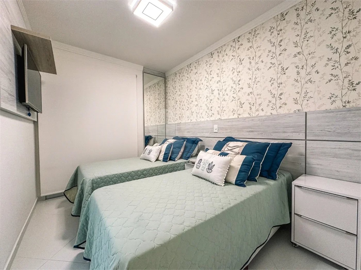 Apartamento à venda com 3 quartos, sendo 2 suítes,  em Riviera de São Lourenço, Bertioga, SP