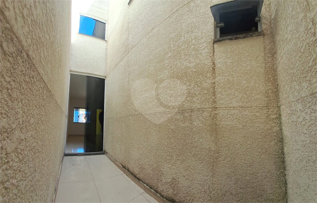 Sobrado novo de 3 quartos, 1 suíte, com 100 m², 2 vagas de garagem à venda no Jardim Eliane SP