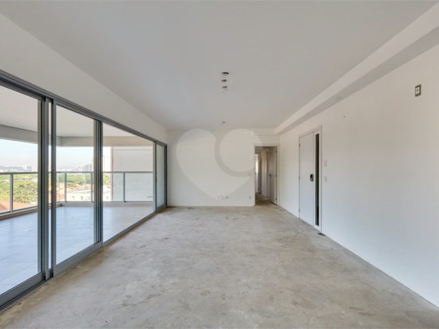 Apartamento à venda com 3 quartos, sendo 1 suíte,  em Jardim Marajoara, São Paulo, SP