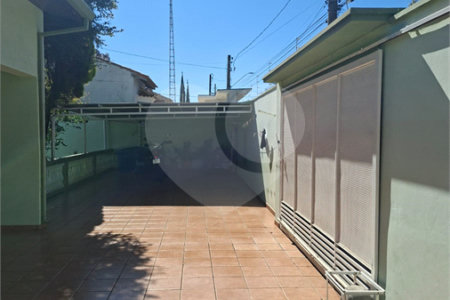 Indaiatuba- Jardim Feres - Terreno murado com 280 ms , sendo 10,00 de frente - terreno com piscina , paisagismo, churrasqueira, varanda, garagem,- R$ 600.000,00, podendo agregar a casa ao lado de sua propriedade, no valor de R$ 1.100.000,00 - aceita permuta com apartamento de 2 dorms, região central