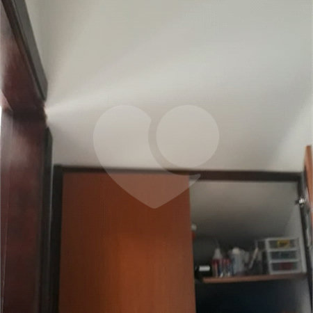 Sobrado com 3 dormitórios, sendo 2 suítes, uma delas master.
