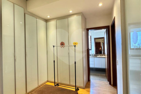 Apartamento à venda com 4 suítes em Vila Suzana, São Paulo, SP