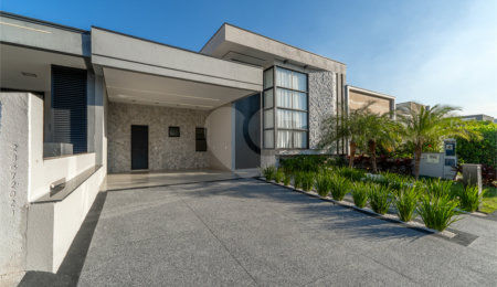 Casa à venda com 3 suítes no condomínio Jardim Residencial Dona Lucilla, Indaiatuba - SP