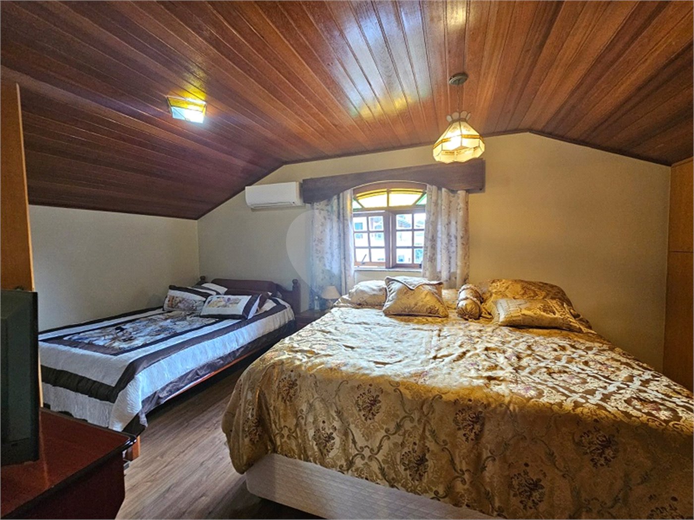 Casa à venda com 4 quartos, sendo 3 suítes, em Jardim Tapajós, Atibaia, SP