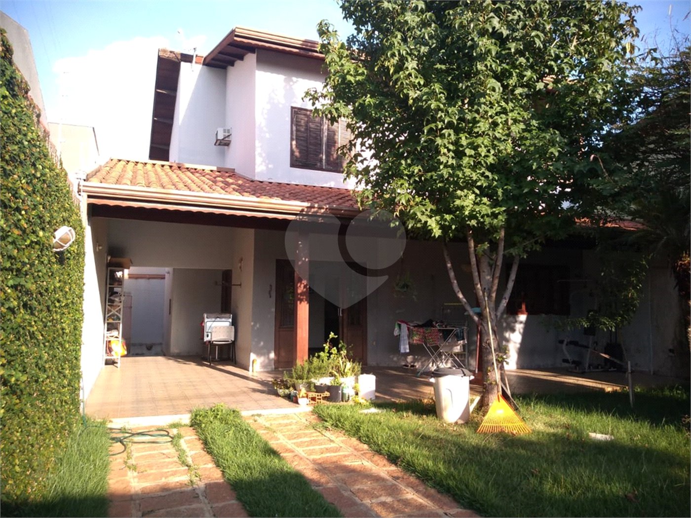 Sobrado à venda com 4 quartos, sendo 1 suíte, em Jardim Regina, Indaiatuba, SP