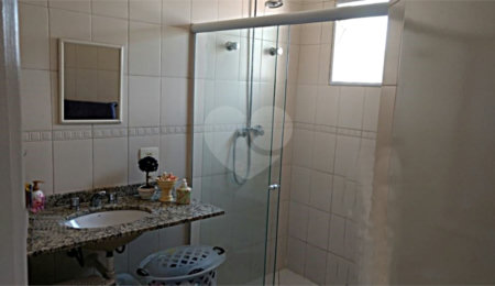 Casa à venda com 3 quartos, sendo 1 suíte,  no condomínio Residencial Água Fria, São Paulo - SP