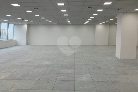 Sala à venda em Várzea de Baixo, São Paulo, SP