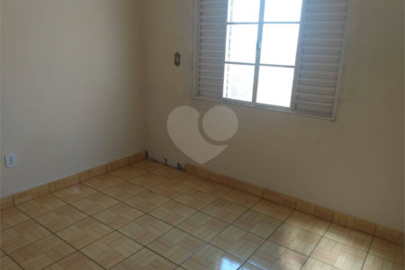 Casa à venda com 3 quartos em Vila Apolo, Itapetininga, SP