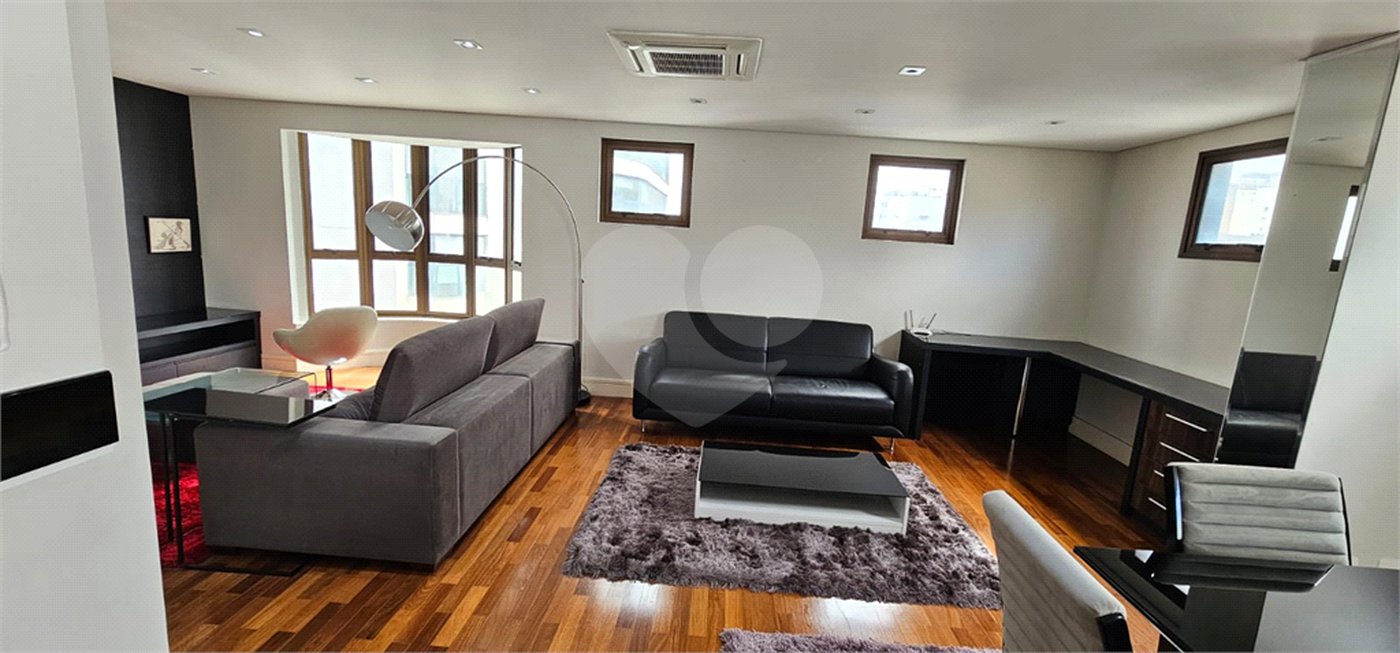 Duplex à venda com 4 quartos, sendo 3 suítes,  em Jardim Paulista, São Paulo, SP