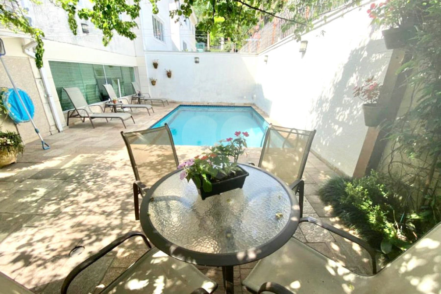 Casa à venda com 4 suítes no condomínio Maison Montparnasse, São Paulo - SP