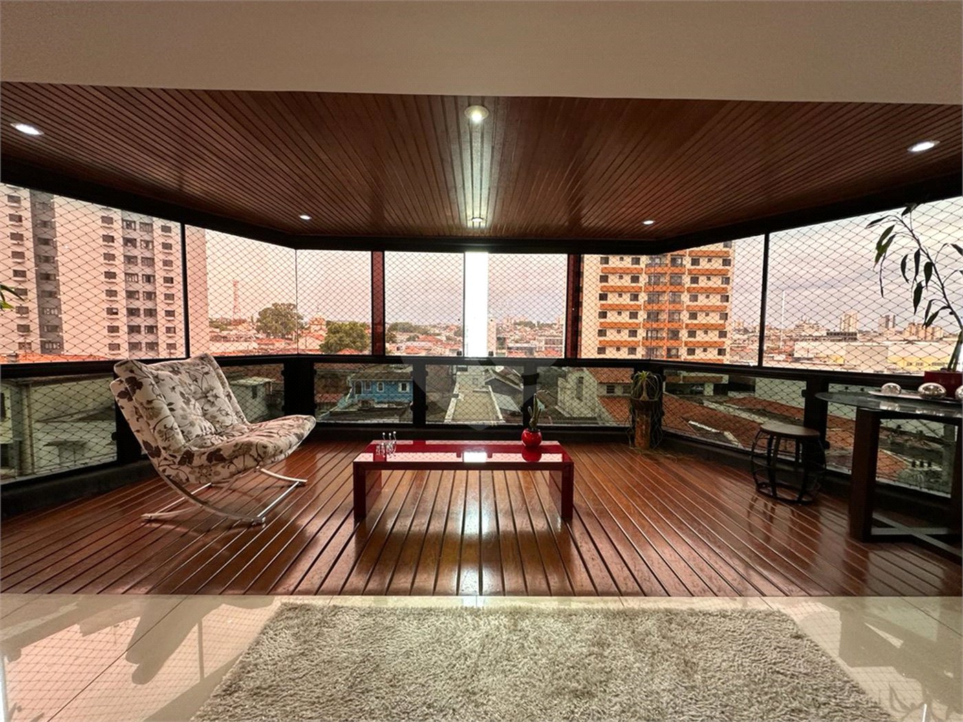 Apartamento à venda ou para alugar com 4 quartos, sendo 1 suíte, no Centro, Mogi das Cruzes, SP