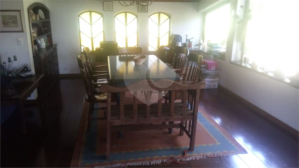 Sobrado à venda com 5 quartos, sendo 1 suíte, em Roseira, Mairiporã, SP