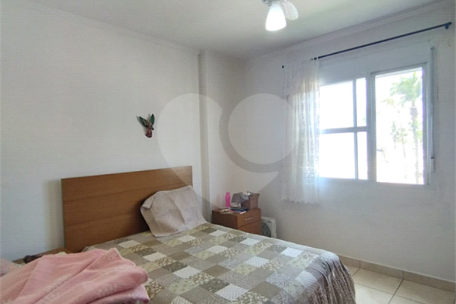 Apartamento à venda com 2 quartos, sendo 1 suíte, em Campo Aviação, Praia Grande, SP