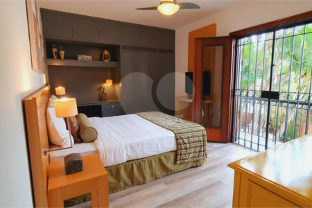 Casa à venda com 5 suítes em Jardim Leonor, São Paulo, SP