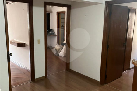 Apartamento à venda com 4 suítes em Vila Uberabinha, São Paulo, SP