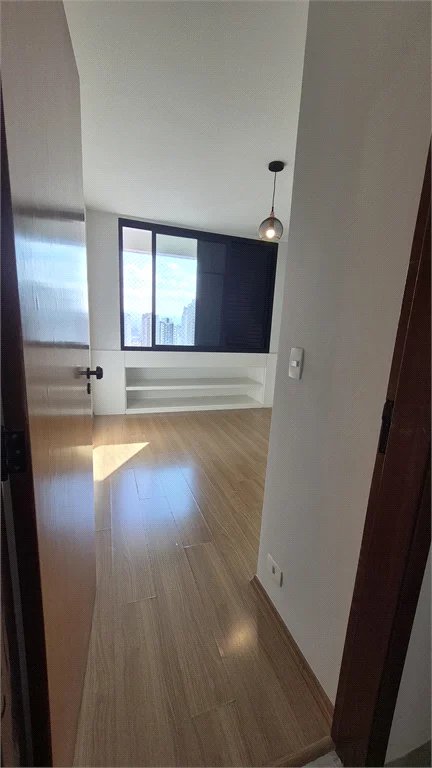 Apartamento à venda ou para alugar com 3 quartos, sendo 2 suítes, em Vila Romana, São Paulo, SP