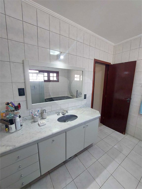 Casa à venda com 4 quartos, sendo 2 suítes, no condomínio Eco Clube Vivendas do Lago, Sorocaba - SP