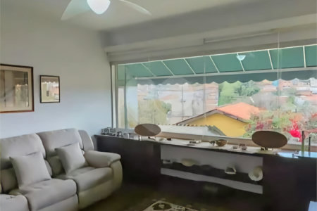 Sobrado à venda com 3 quartos, sendo 1 suíte,  em Vila Universitária, São Paulo, SP