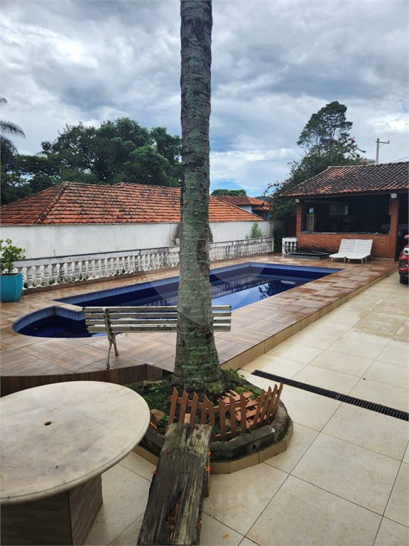 Sobrado à venda com 4 quartos, sendo 3 suítes, em Jardim Floresta, São Paulo, SP