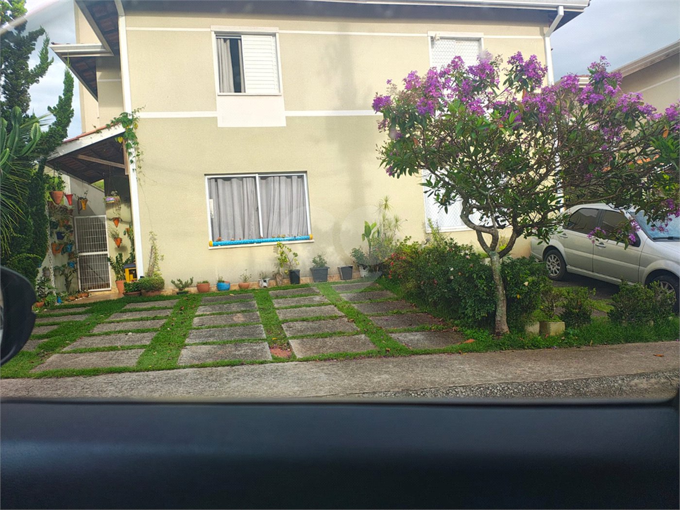 Casa à venda com 3 quartos, sendo 1 suíte,  no condomínio Bosques da Vila - Casa 3° Fase, Cotia - SP