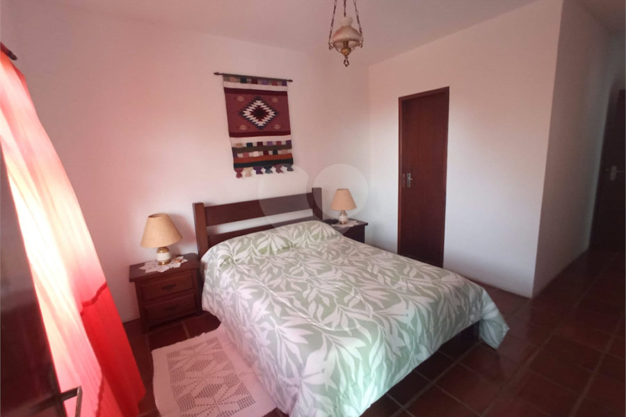 Casa à venda com 4 quartos, sendo 1 suíte, no condomínio Alpes da Cantareira, Mairiporã - SP