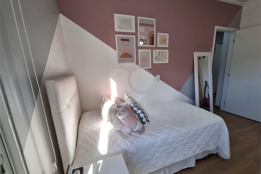 Casa à venda com 3 quartos, sendo 1 suíte, no condomínio Villaggio Tronchim, São Paulo - SP