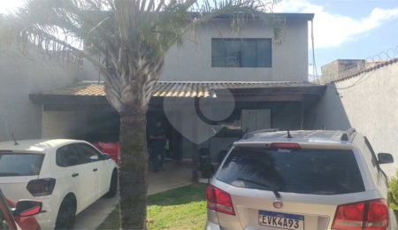 Sobrado à venda com 3 quartos em Calmon Viana, Poá, SP