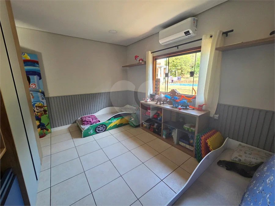 Casa com 3 dormitórios e piscina no Condomínio Cafezal VI em Itupeva SP
