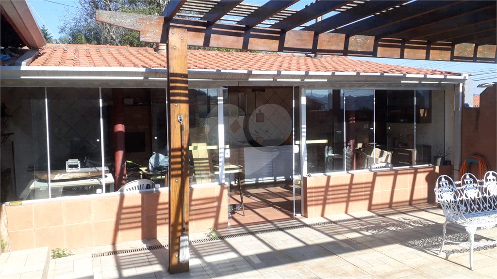 Sobrado à venda com 5 quartos, sendo 3 suítes, em Jardim dos Pinheiros, Atibaia, SP