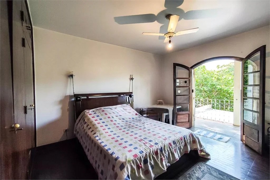 Sobrado à venda com 4 quartos, sendo 2 suítes, em Jardim Morumbi, São Paulo, SP