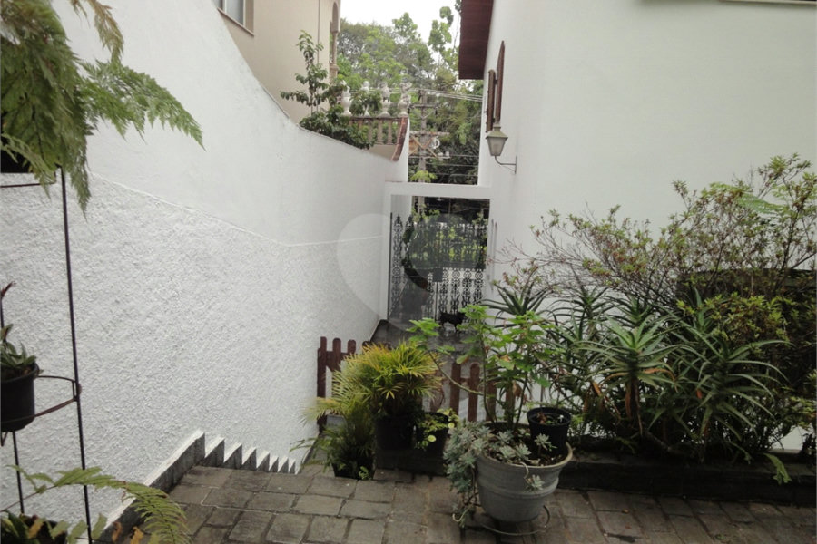 Sobrado à venda com 4 quartos, sendo 3 suítes, em Jardim São Bento, São Paulo, SP