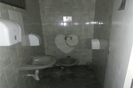 Casa com salão para Venda no Jardim Umarizal.
