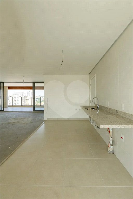 Apartamento à venda com 4 quartos, sendo 3 suítes, em Campo Belo, São Paulo, SP