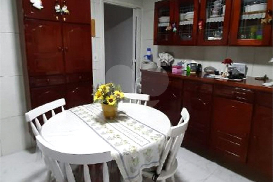 Sobrado à venda com 3 quartos, sendo 1 suíte, em Jaraguá, São Paulo, SP